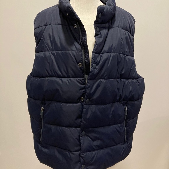 gap men's vests